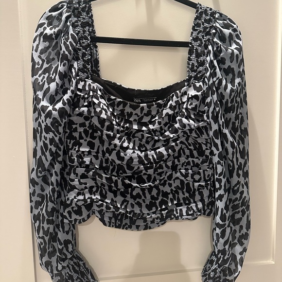 Long-sleeve Blue Leopard Print Zara Blouse - Picture 2 of 3